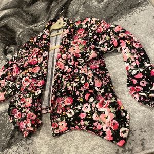 Like new stretchy blazer flower detail M